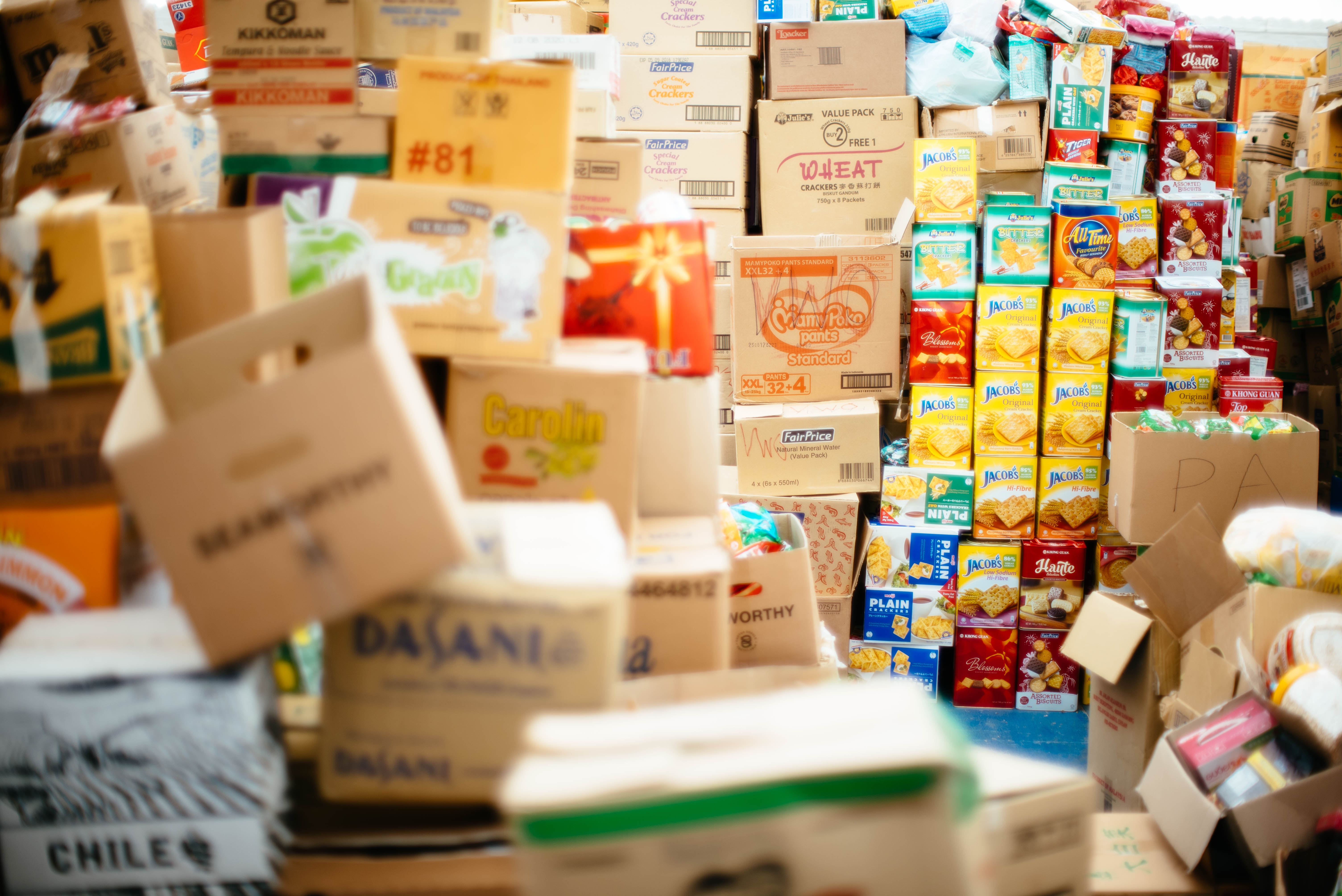 When Do Grocery Stores Restock? A Guide to Inventory and Distribution